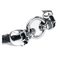 Schädelarmband aus Leder und Chirurgenstahl