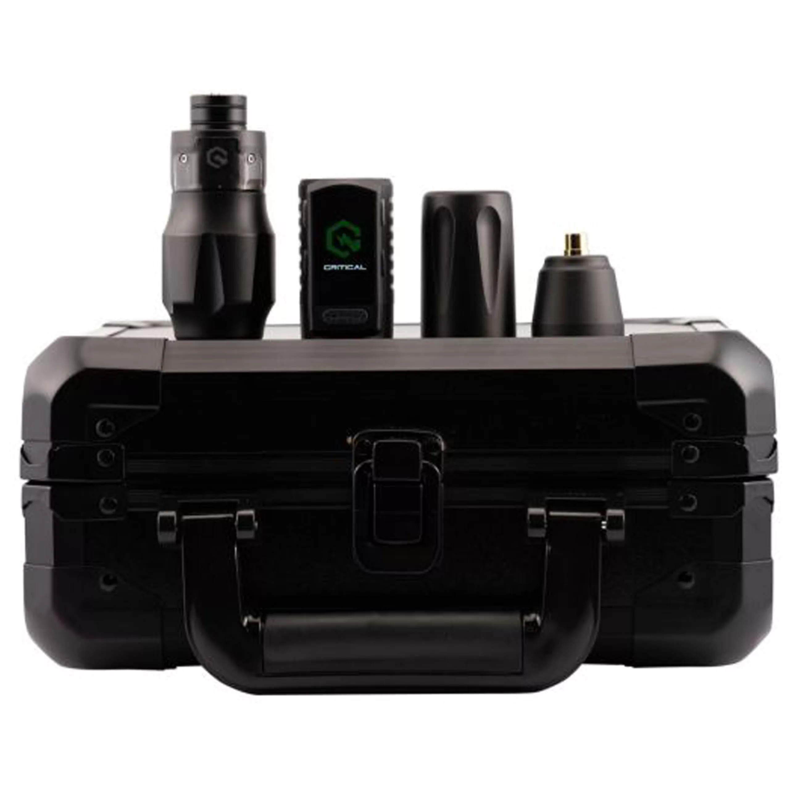Set da tatuaggio con custodia nera, macchina e accessori su sfondo bianco