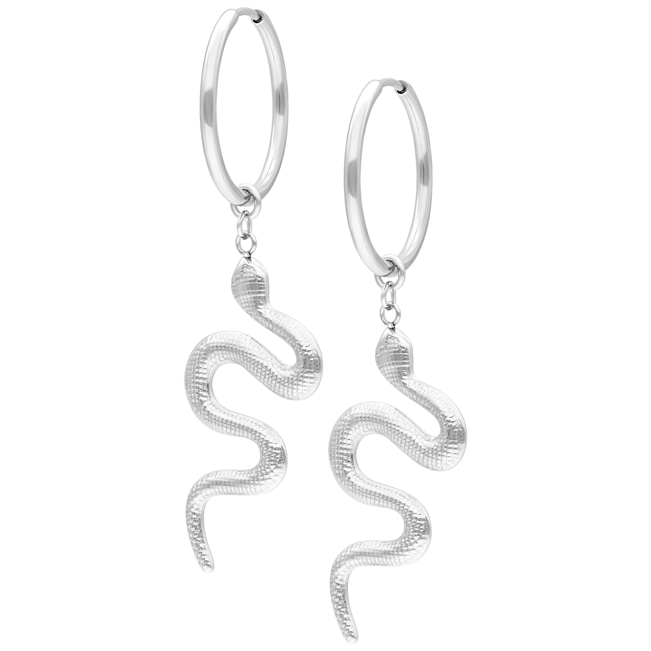 Orecchini a forma di serpente in argento con chiusura a scatto su sfondo bianco
