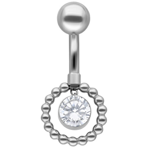 Piercing all'ombelico in argento con cristallo e anello di perle su sfondo bianco