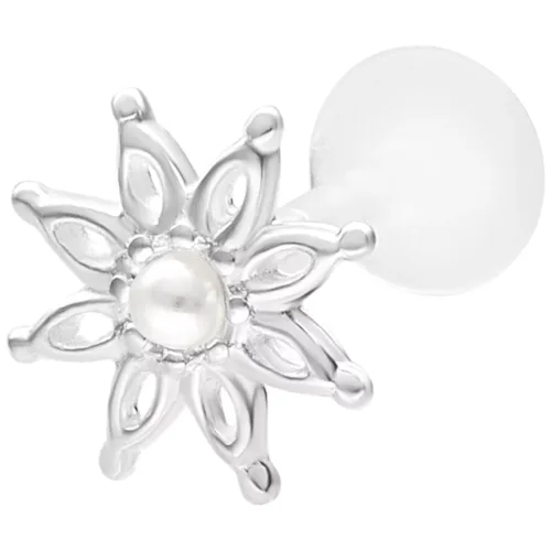 Labret floreale in argento con perla su sfondo bianco