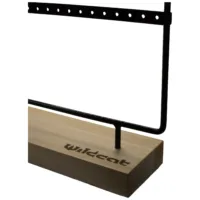 Display nero per cerchi di Wildcat Display nero per cerchi Wildcat in metallo con base in legno