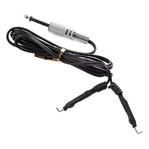 Cavo Clip in silicone nero con connettore in rame su sfondo bianco