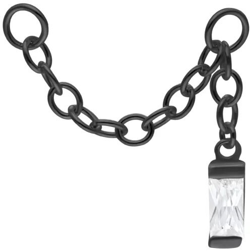 Catena piercing nera con cristallo baguette su sfondo bianco
