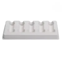 Supporto per cartucce bianco con 5 inserti su sfondo bianco