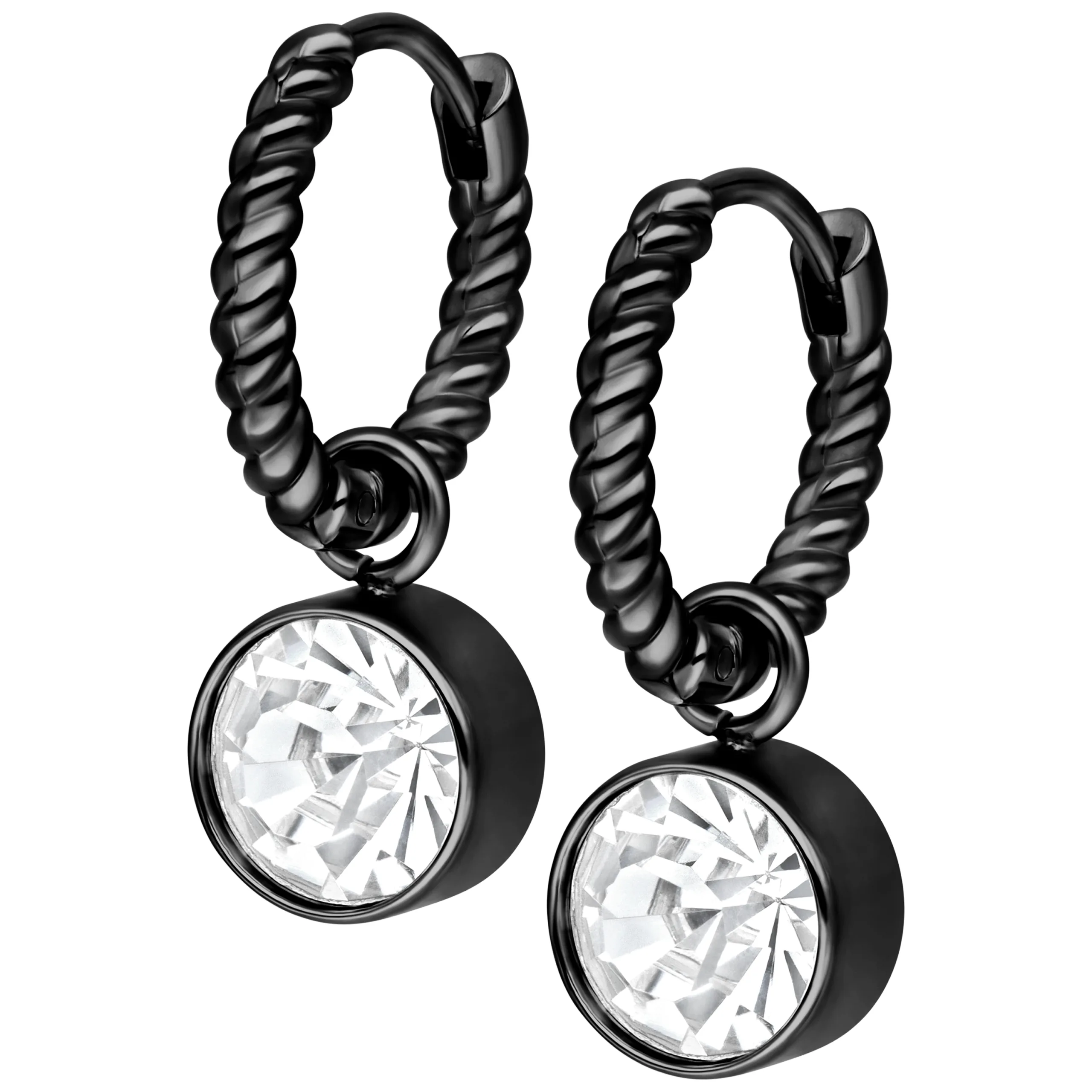 Orecchini neri intrecciati con cristalli chiari su sfondo bianco