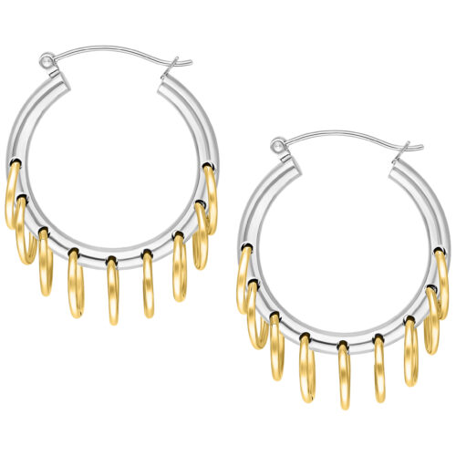 Orecchini a cerchio argento con anelli dorati su sfondo bianco