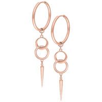 Coppia di orecchini a cerchio in oro rosa con pendenti circolari e estremità appuntite su sfondo bianco
