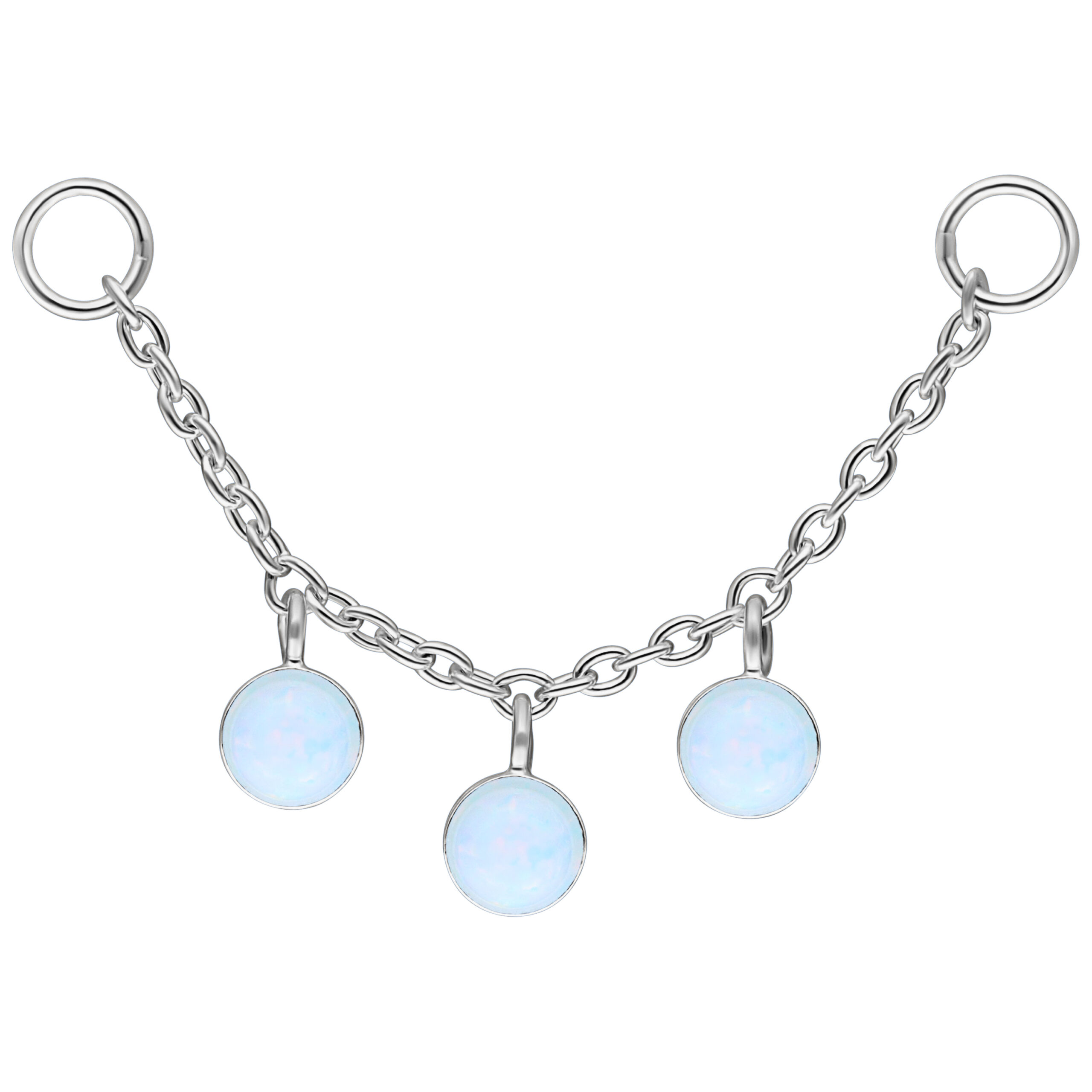 Catena per piercing in argento con tre pietre opale sintetiche su sfondo bianco