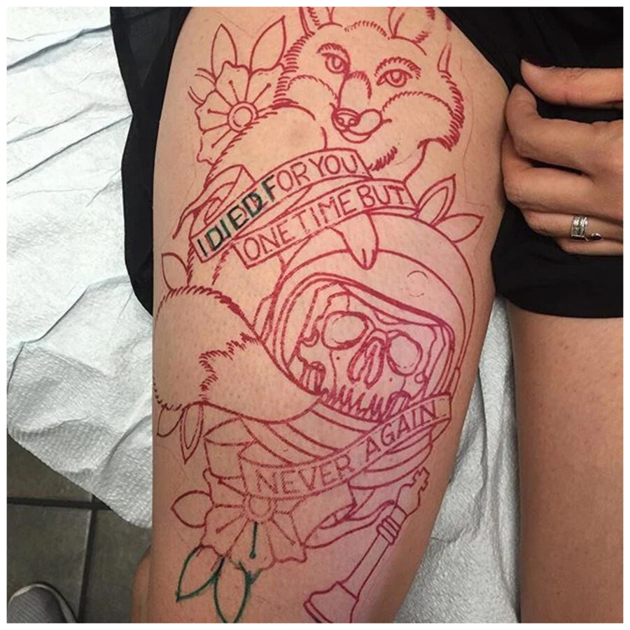 Carta per stencil tattoo rossa del marchio Wildcat su sfondo bianco