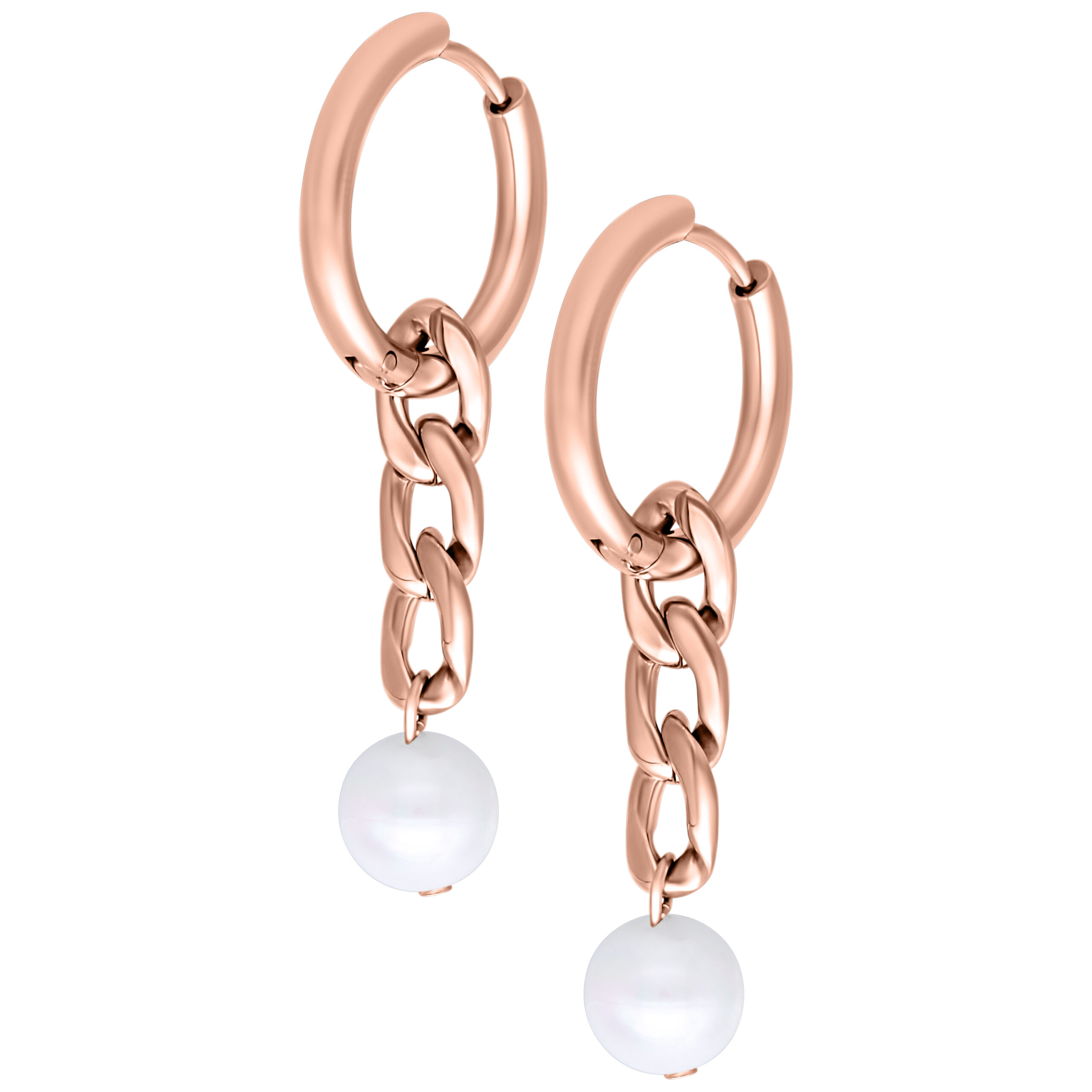 Orecchini a cerchio in oro rosa con maglie a catena e perle bianche su sfondo bianco