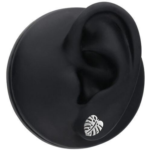 Orecchini Monstera in argento su sfondo nero