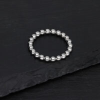 Anello Bubble in argento su sfondo nero