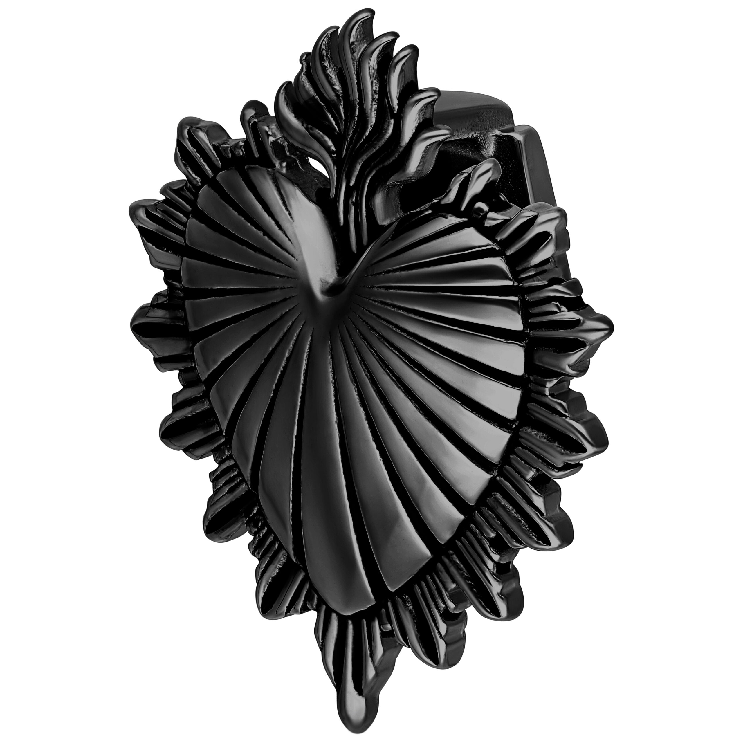 Peso per orecchio nero a forma di cuore in acciaio chirurgico con motivo a fiamma su sfondo bianco