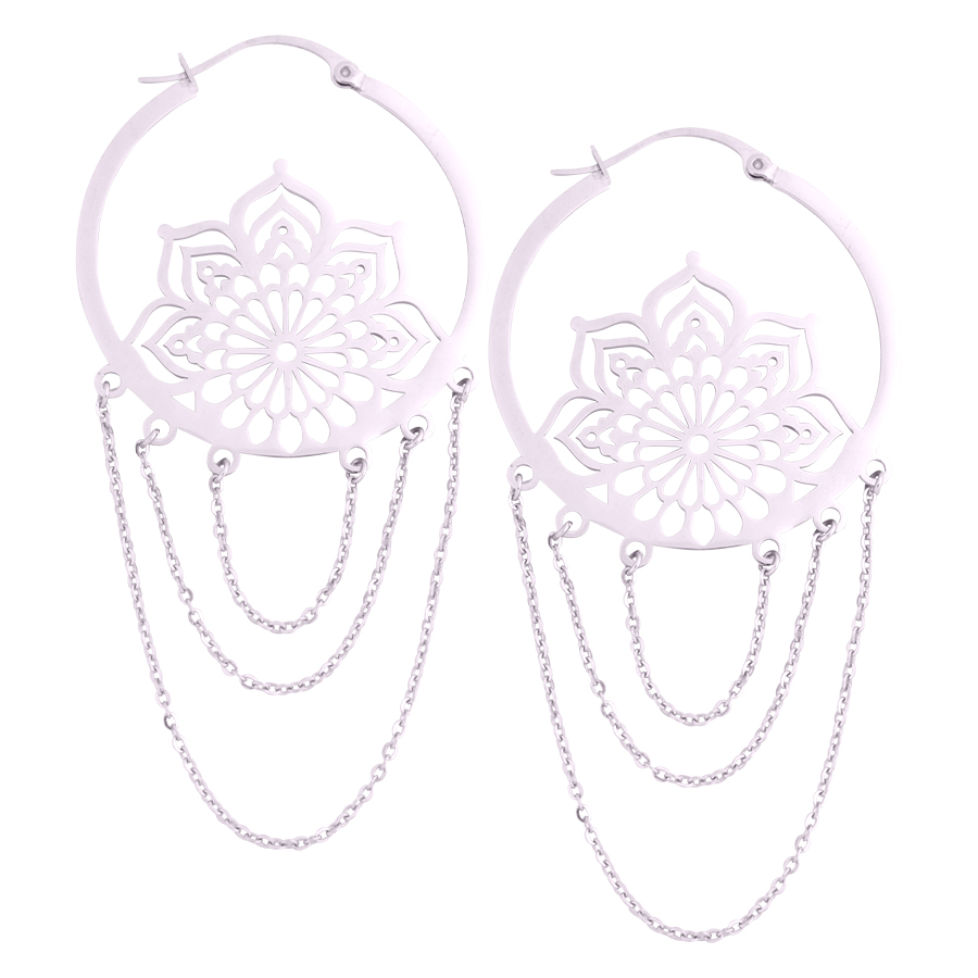 Orecchini La Fleur Hoops in argento in acciaio chirurgico 316L con ciondolo a catena su sfondo bianco