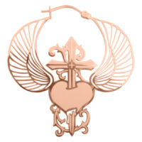 Orecchini in oro rosa a forma di cuore con ali e pugnale su sfondo bianco