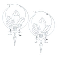 Orecchini in argento con motivi geometrici di cristallo e pendenti a forma di luna su sfondo bianco