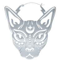 Orecchini in argento a forma di testa di gatto Sphynx su sfondo bianco