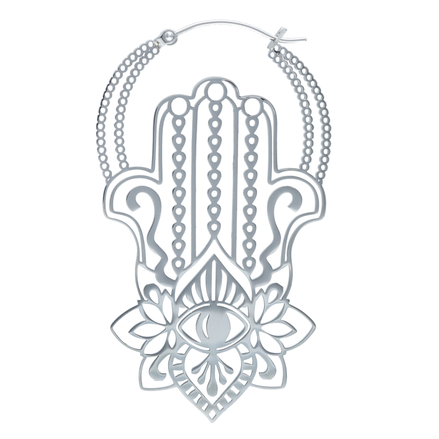 Orecchini Khamsa Hoops in argento con design filigranato su sfondo bianco