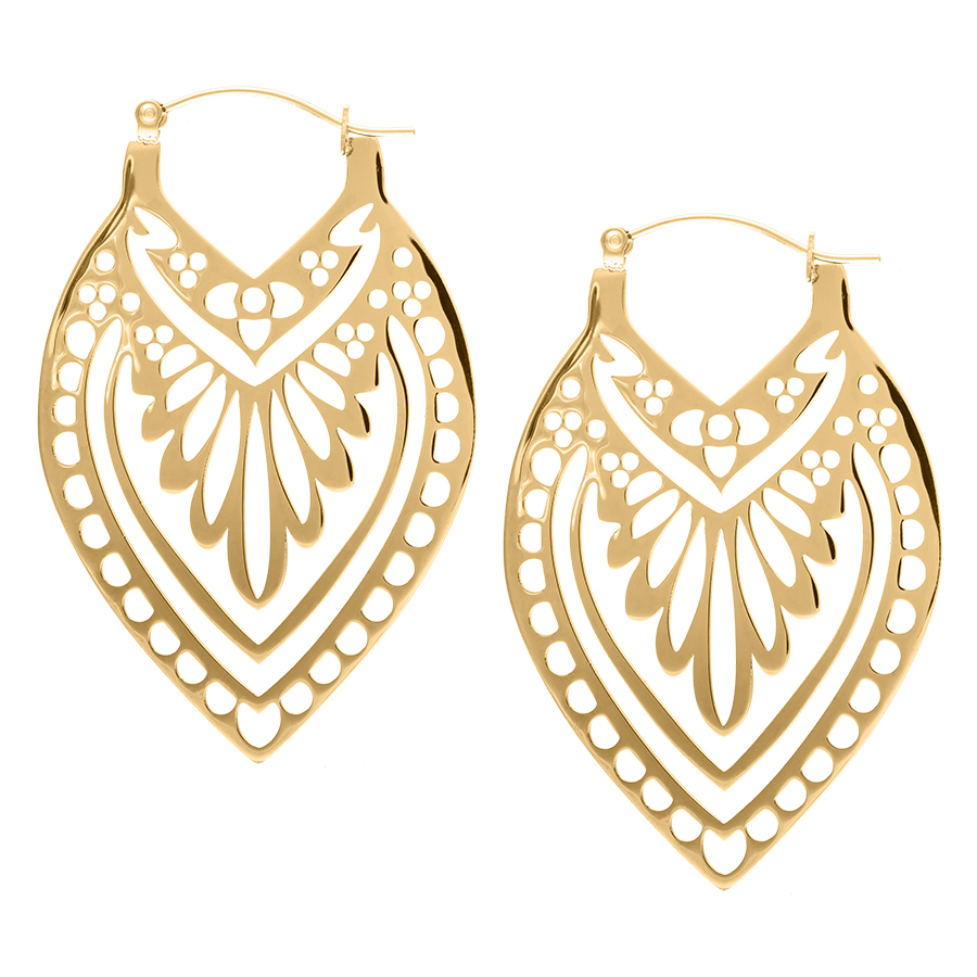 Creek Hoops orecchini in oro, Wildcat Orecchini Creek Hoops dorati con motivo filigranato su sfondo bianco
