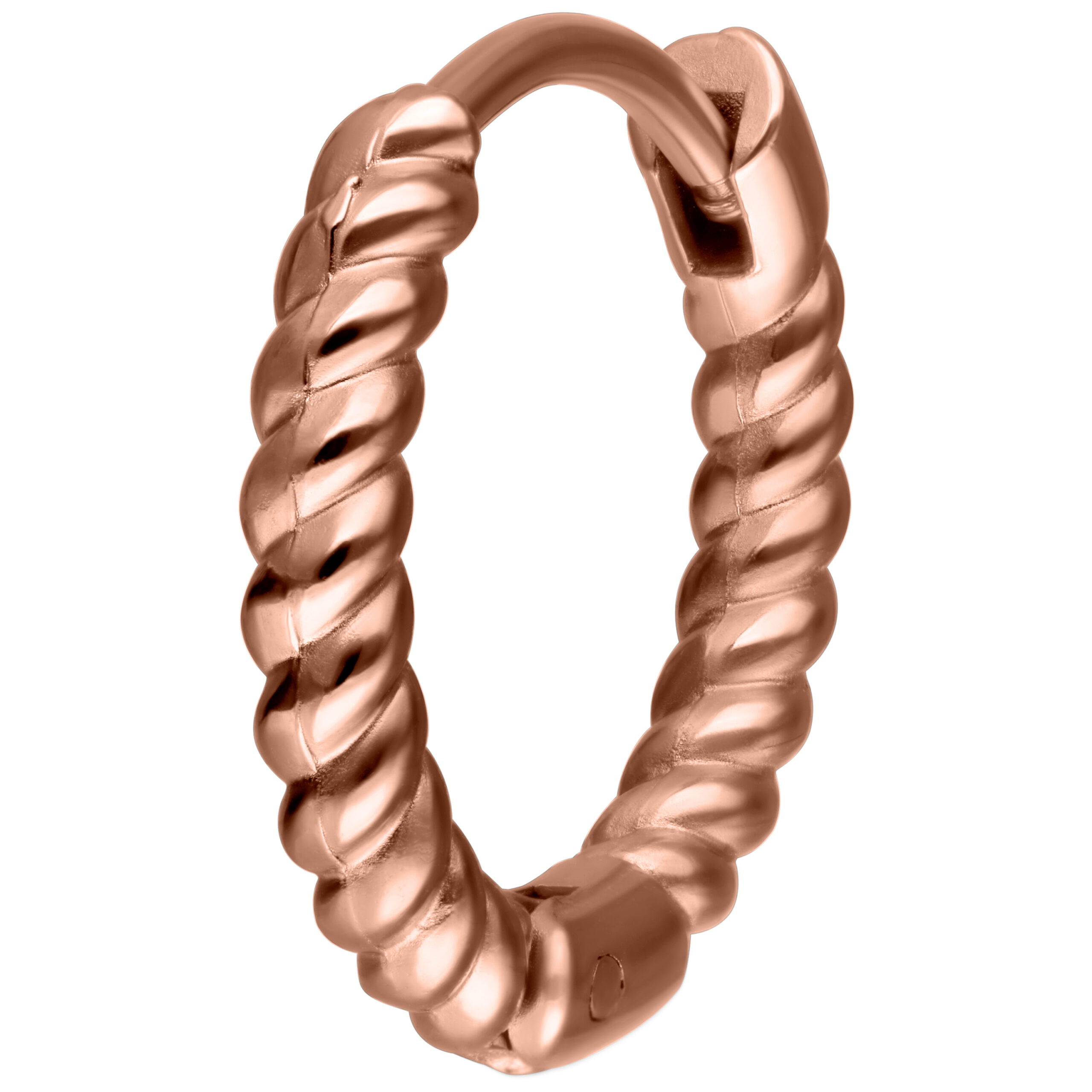Orecchino a cerchio ritorto in oro rosa in acciaio chirurgico su sfondo bianco