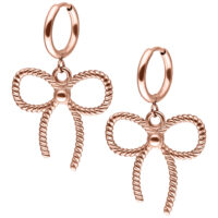 Orecchini in oro rosa con fiocchi intrecciati su sfondo bianco