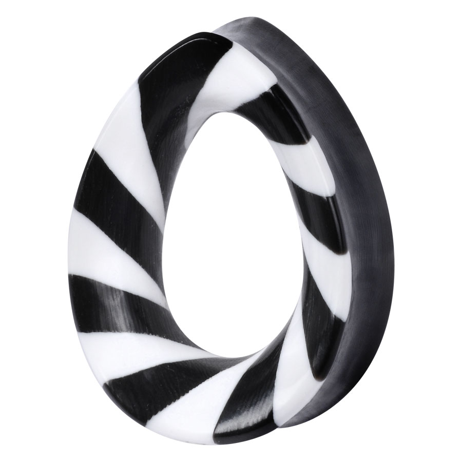 Wildcat Stripes Tunnel 24,0 mm Corno Tunnel nero-bianco in corno di 24,0 mm su sfondo bianco