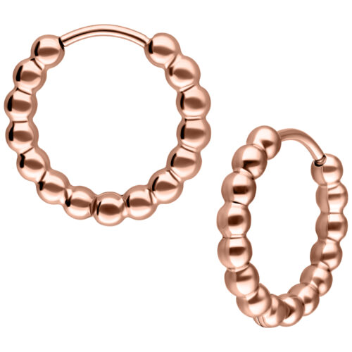 Due piccoli orecchini Bubble Hoops in oro rosa su sfondo bianco