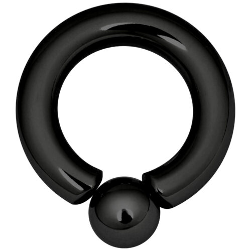 Anello piercing nero in titanio con spessore di 4 mm e diametro interno di 12 mm su sfondo bianco