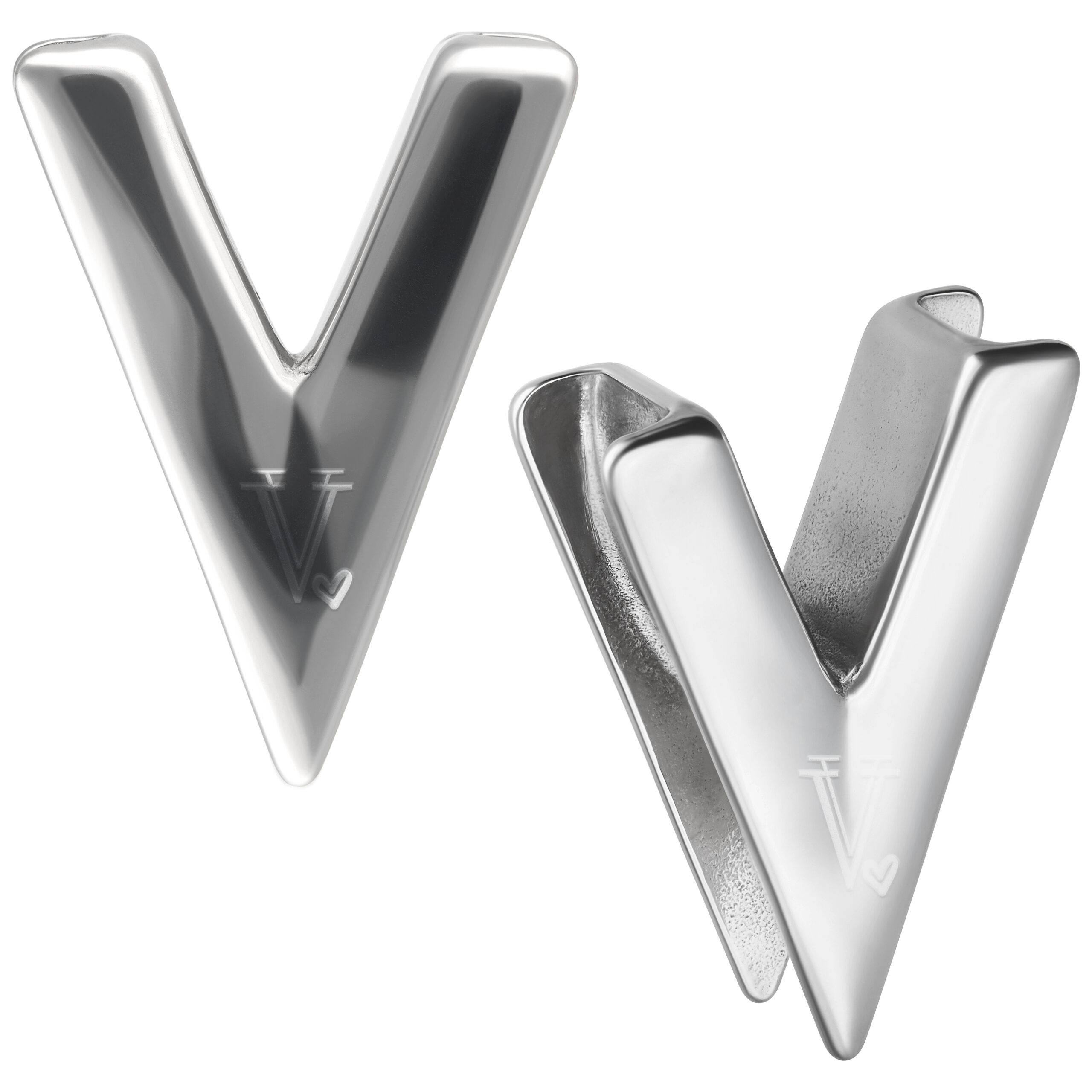 Verena Venus V Earsaddles in argento su sfondo bianco
