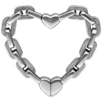Pesa per orecchio in argento a forma di cuore con superficie lucida su sfondo bianco