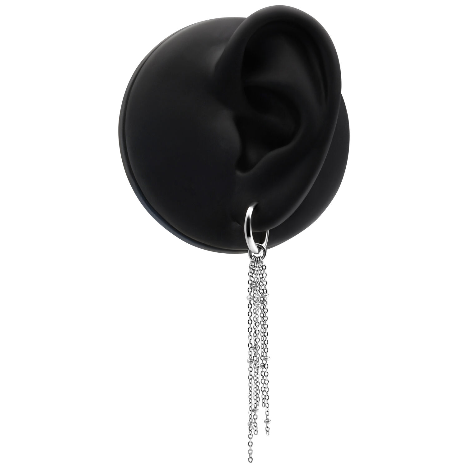 Orecchini a cerchio con catena satellite dorata su sfondo nero