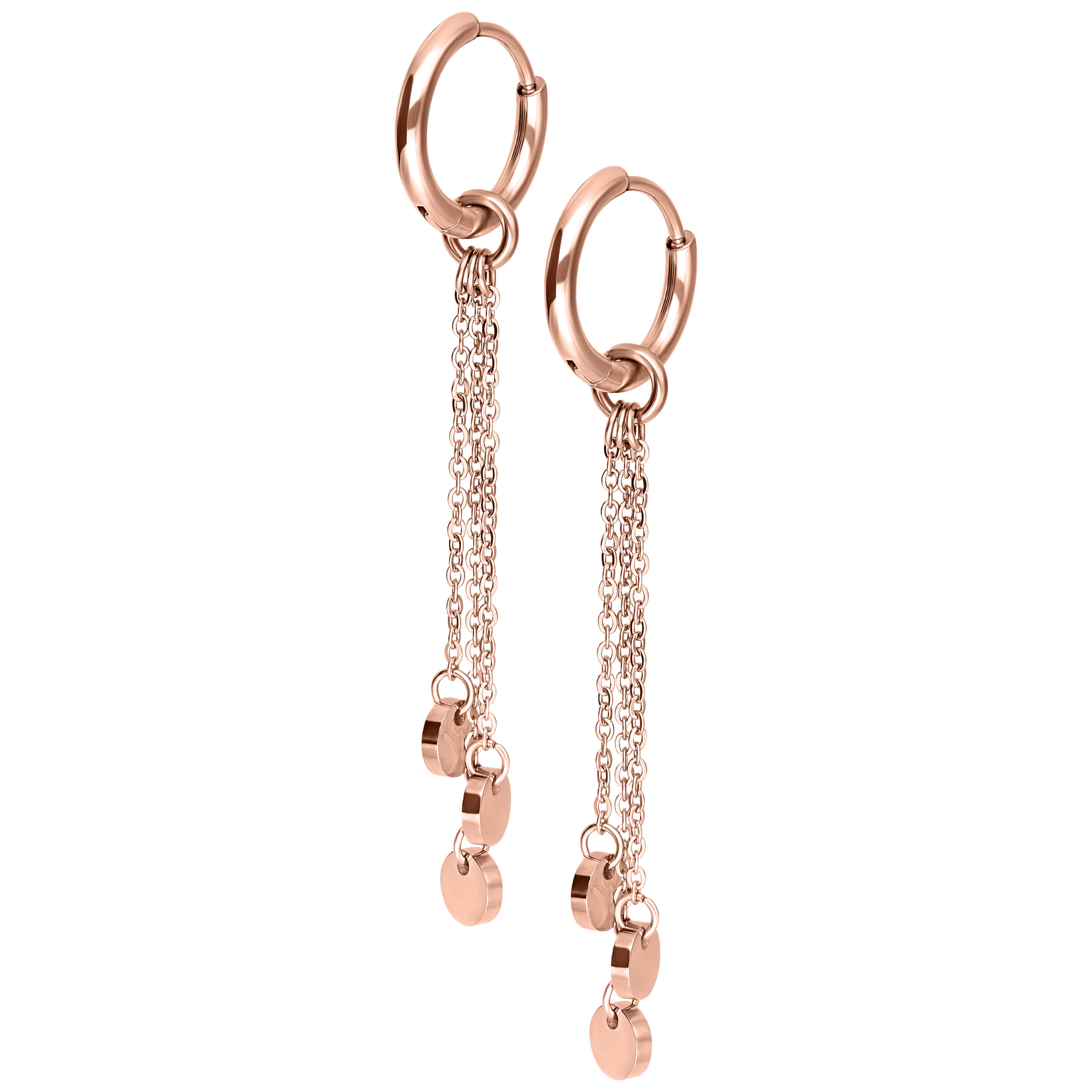 Coppia di orecchini in oro rosa con dettagli a catena su sfondo bianco
