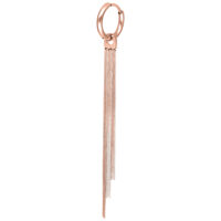 Orecchini in oro rosa con lunghe catene a forma di serpente su sfondo bianco