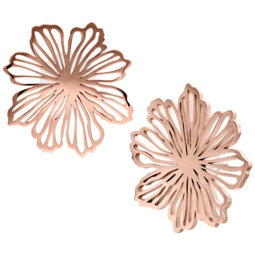 Coppia di raffinati orecchini a fiore in acciaio chirurgico in oro rosa su sfondo bianco