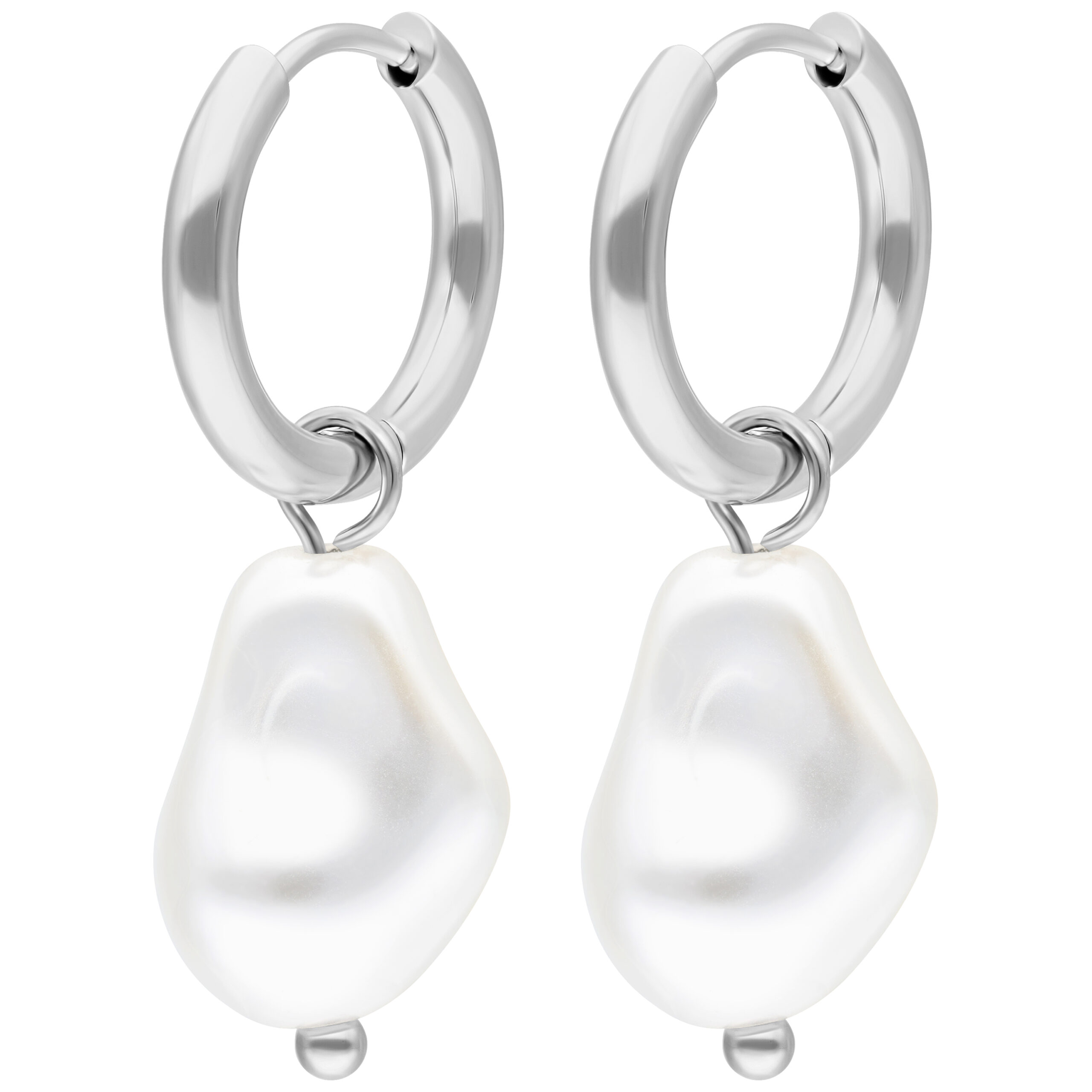 Orecchini in acciaio inox argentato con perle barocche su sfondo bianco