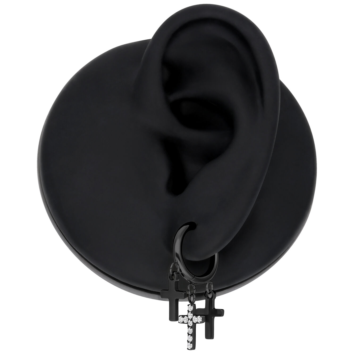 Orecchini pendenti a croce neri in acciaio chirurgico su sfondo nero