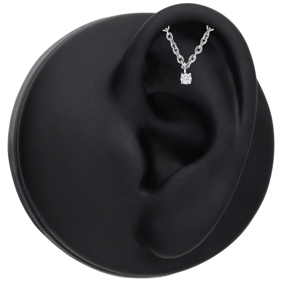 Attacco Helix Push Fit in argento con cristallo chiaro su modello di orecchio nero