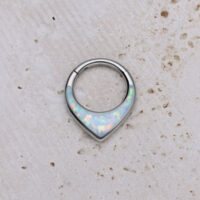 Septum Clicker in titanio argento con opale sintetico bianco su pietra chiara