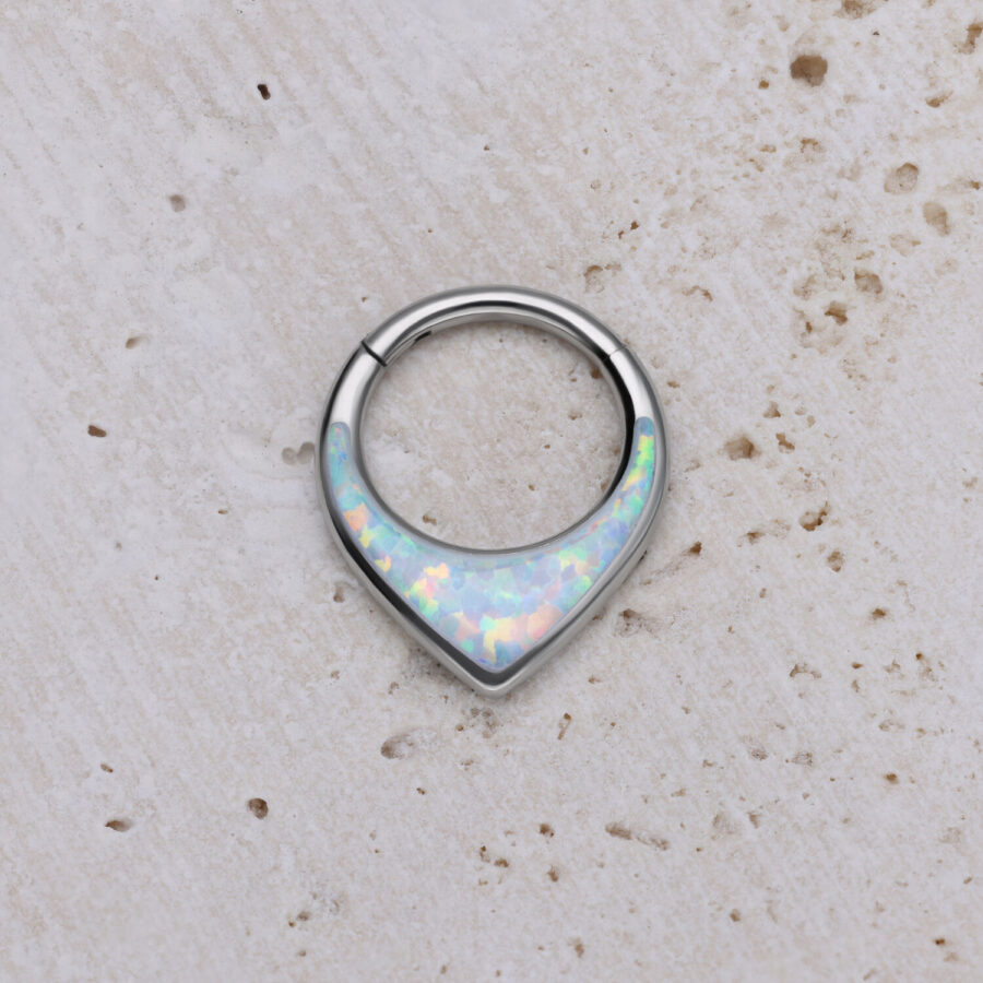 Septum Clicker in titanio argento con opale sintetico bianco su pietra chiara