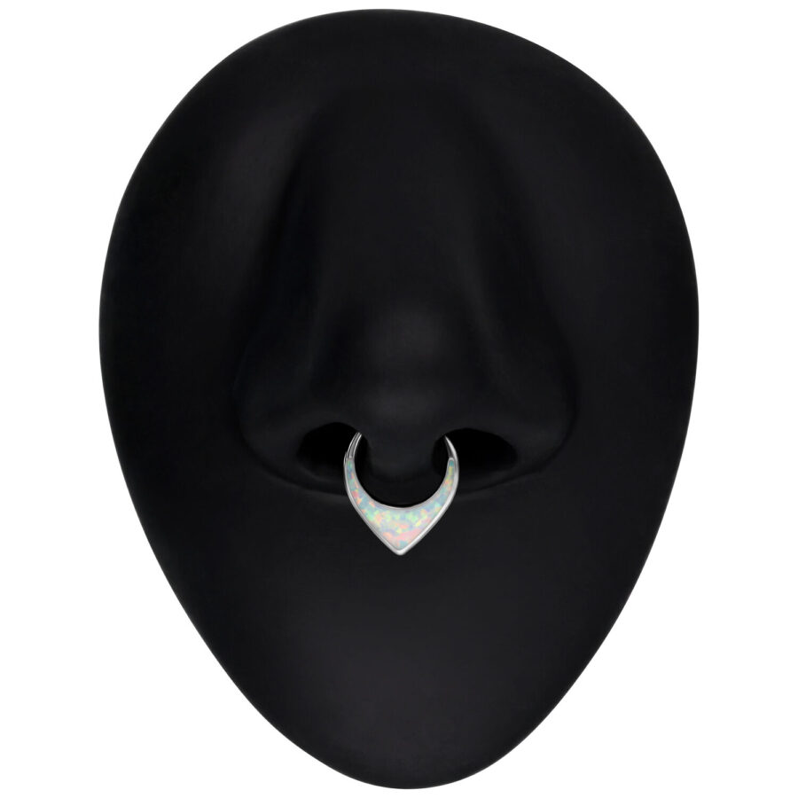 Clicker per setto argento con opale bianco su display nasale nero