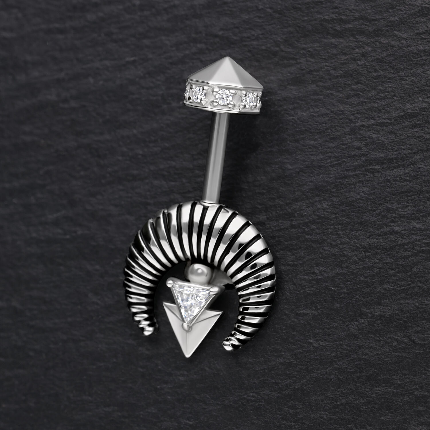 Barbell verticale Helix in argento con cristalli su sfondo nero