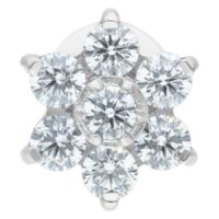 Labret in argento con fiore di cristalli chiari su sfondo bianco