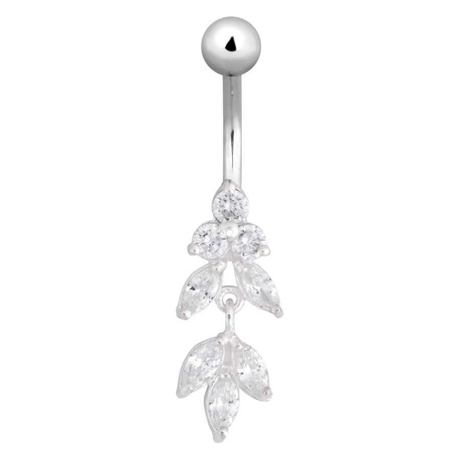Piercing all'ombelico in argento con cristalli chiari su sfondo bianco