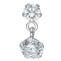 Labret in argento con due cristalli chiari su sfondo bianco