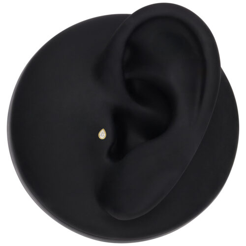 Aggiunta in oro con moissanite su modello di orecchio nero