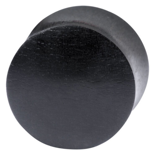 Plug rotondo nero in legno di ferro con superficie liscia su sfondo bianco