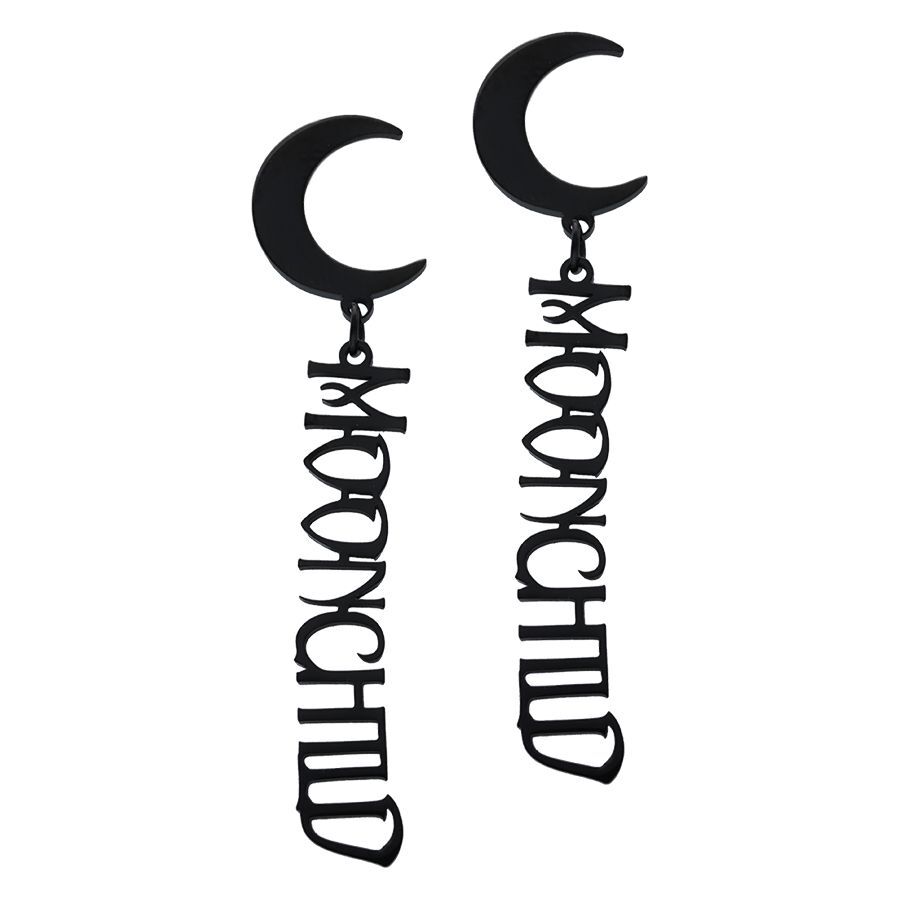 Orecchini neri in acciaio chirurgico con design di luna e scritta su sfondo bianco