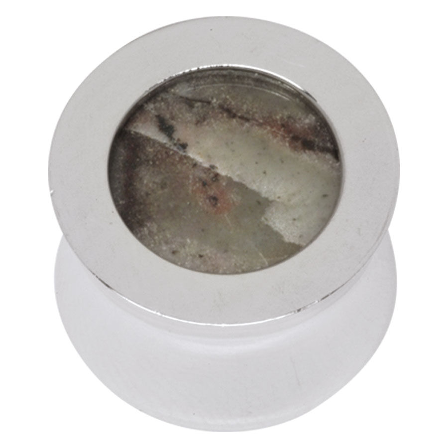 Plug d'argento con inserto in Outback Jasper Plug d'argento in acciaio chirurgico con inserto rotondo in Outback Jasper su sfondo bianco