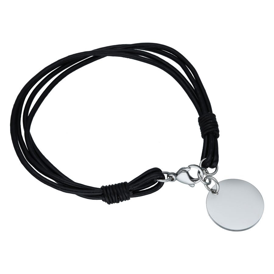 Bracciale nero con targhetta argentata personalizzabile su sfondo bianco